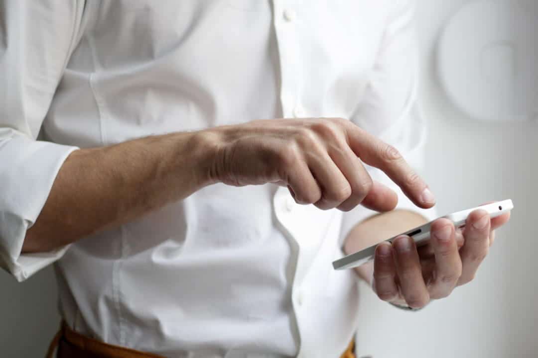 Mobile wallets-LearnBonds.com
