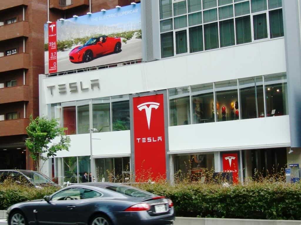 Tesla_Tokyo_2011